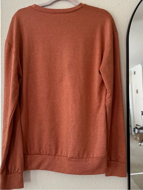 Rust Chicken Graphic Sweatshirt M price firm - Picture 4 of 4